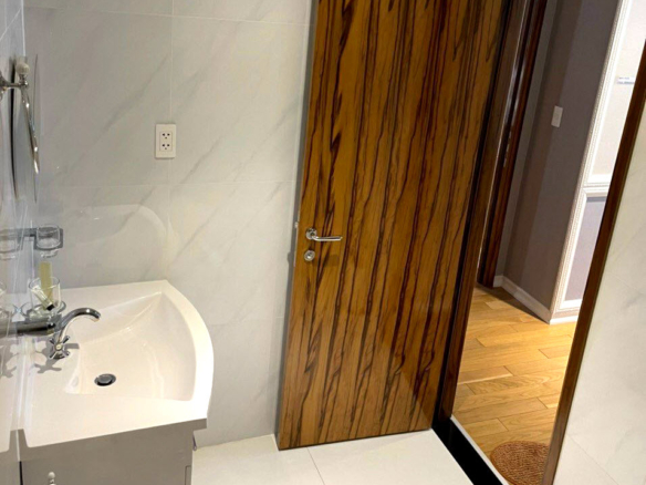 Cho thuê căn hộ Leman Luxury 2PN dọn vào ở ngay, nội thất cao cấp