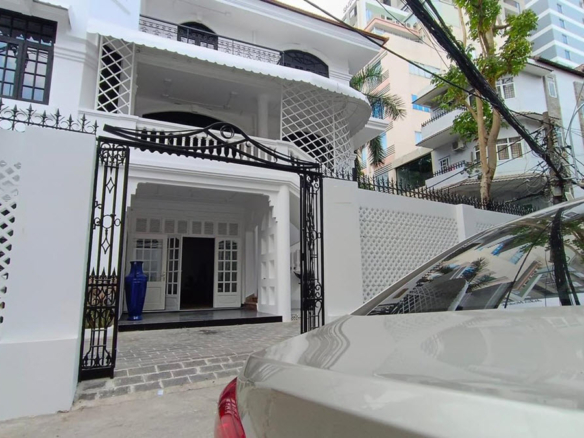 Bán biệt thự góc 3 mặt tiền nội bộ đường Điện Biên Phủ, P17, Bình Thạnh 20×17 gồm 3 tầng 💥💥
