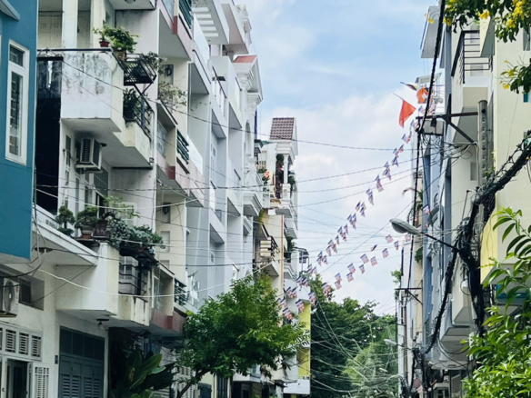 Bán nhà 354 Phan Văn Trị, Bình Thạnh 4×14 3 tầng chỉ 10.5 tỷ