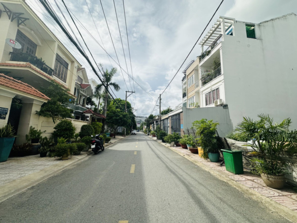 Bán đất mặt tiền đường 28, Hiệp Bình Chánh, Thủ Đức (cach Giga Mall 100m) 6×16.5 chỉ 13,6 tỷ