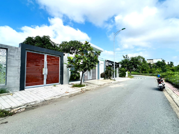 Bán gấp đất biệt thự KDC Vĩnh Phú 1, DT 10×22 mặt tiền sông giá cực tốt