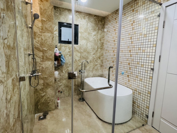 Bán nhà đẹp Central Garden Lái Thiêu 5×20 3 tầng 4PN 5WC nội thất cao cấp