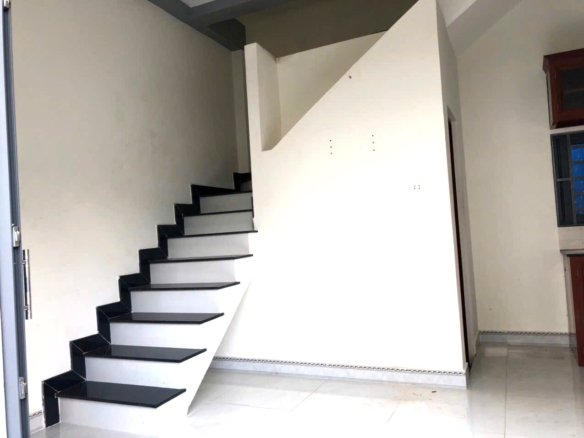 Bán gấp nhà 2 tầng mặt tiền đường 16m thông Nguyễn Văn Tiết, Lái Thiêu Thuận An 5.2×27 có HD thuê 21tr/th