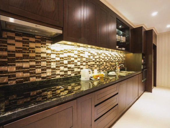 Léman Luxury 2pn cho thuê với nội thất Tân Cổ Điển cao cấp, view Dinh Độc Lập