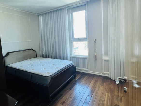 Léman Luxury Q3 3PN cho thuê với nội thất cao cấp xách vali vào ở ngay