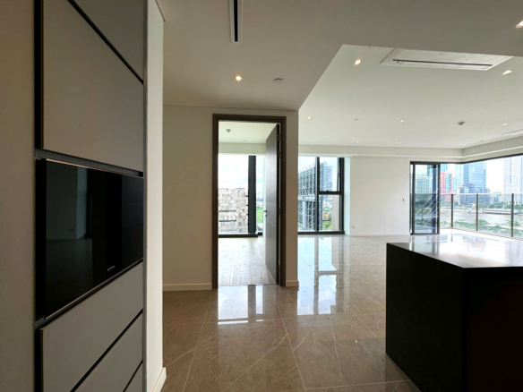 Duplex Metropole Thủ Thiêm view trực diện trung tâm Sài Gòn cho thuê nhà trống