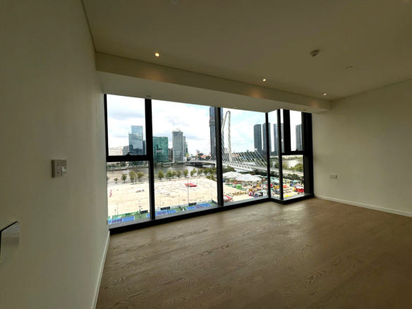 Duplex Metropole Thủ Thiêm view trực diện trung tâm Sài Gòn cho thuê nhà trống