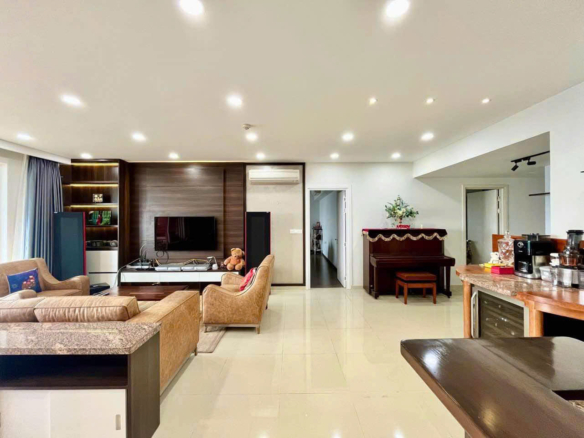 Bán căn hộ Vista Verde 4PN view sông nội thất cao cấp