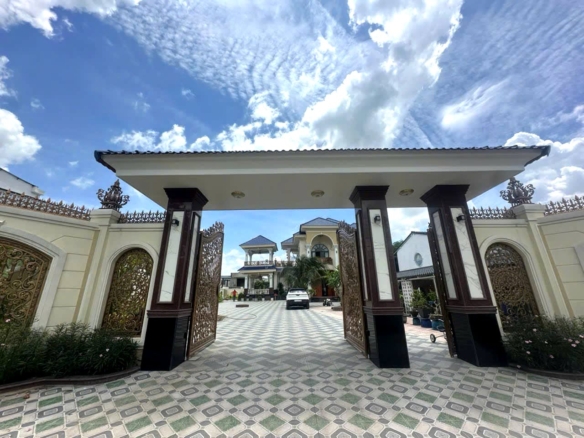 Chiêm ngưỡng biệt thự đẳng cấp 1500 m2 tại Lái Thiêu Thuận An