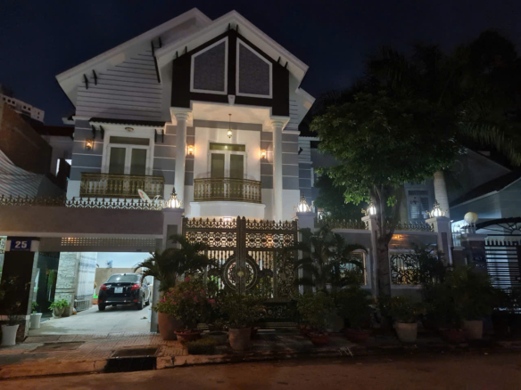 Biệt thự tứ lập 15×20 3 tầng KDC Chánh Nghĩa, Thủ Dầu Một, Bình Dương cần bán gấp