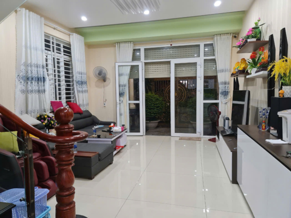 Biệt thự tứ lập 15×20 3 tầng KDC Chánh Nghĩa, Thủ Dầu Một, Bình Dương cần bán gấp