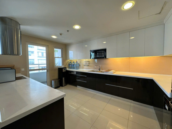 Cho thuê căn hộ Sunrise City South Tower 2PN 2wc diện tích lớn 130 m2, nội thất xịn sò
