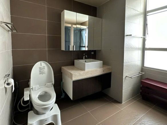 Cho thuê căn hộ Sunrise City South Tower 2PN 2wc diện tích lớn 130 m2, nội thất xịn sò