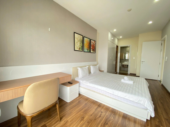 Sunrise City View 76m2 2PN view hướng Đông, nội thất cao cấp cần cho thuê gấp