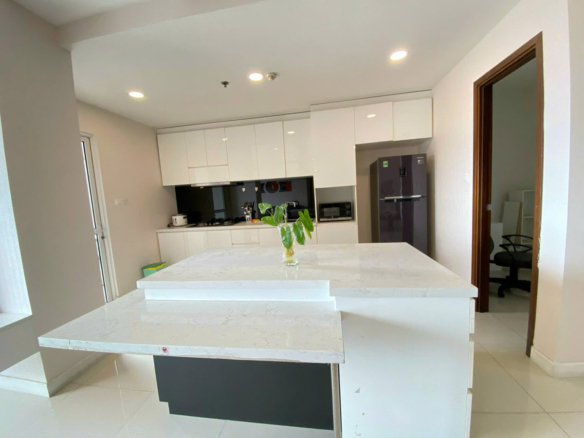 Cho thuê Sunrise City 3PN nội thất cao cấp, góc 2 mặt view