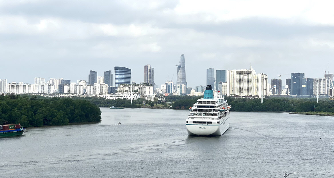 Diamond-Island-tien-ich