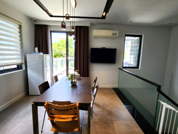 Biệt thự Lakeview Q2 8×20 trệt 2 lầu nội thất cao cấp cần bán gấp