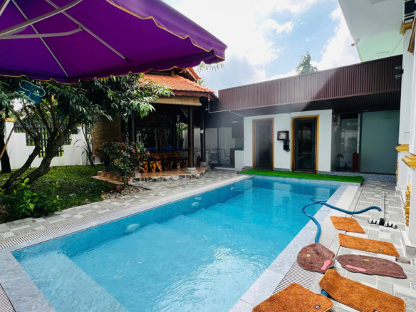 Biệt thự sân vườn bờ sông Sài Gòn 1024 m2 có hồ bơi, sân vườn riêng