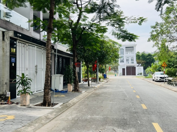 The-Seasons-Lai-Thieu