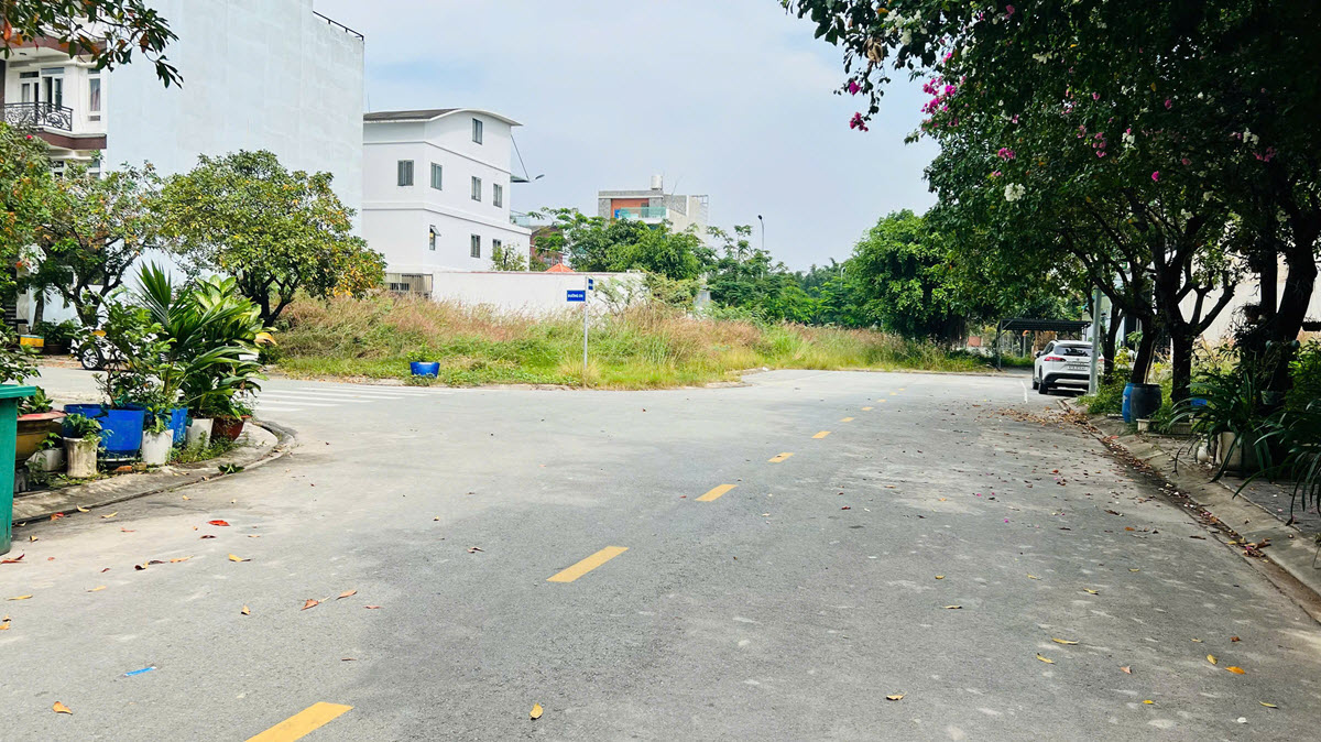 Mua-ban-dat-nen-The-Seasons-Lai-Thieu-Thuan-An