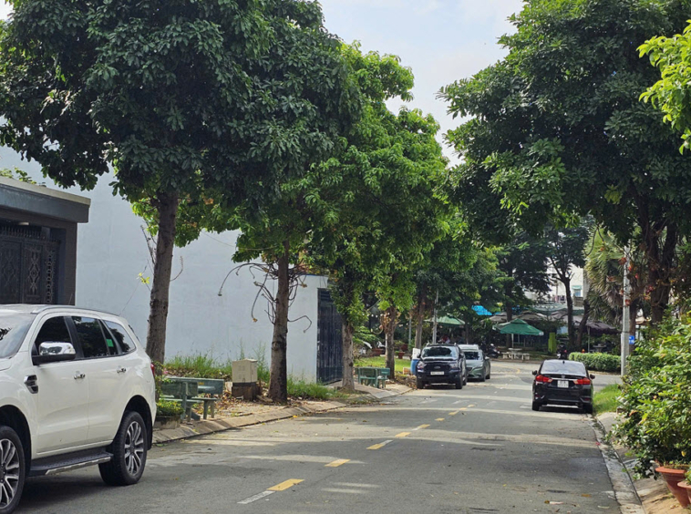 Ban-dat-Central-Garden-Lai-Thieu