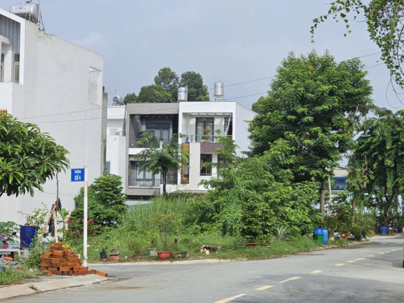 Ban-dat-Central-Garden-Lai-Thieu