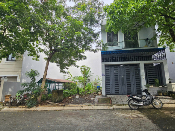 Ban-dat-Central-Garden-Lai-Thieu