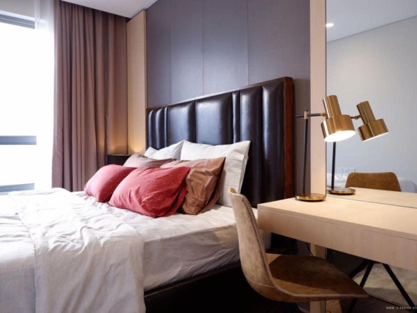 Bàn làm việc tại phòng ngủ master