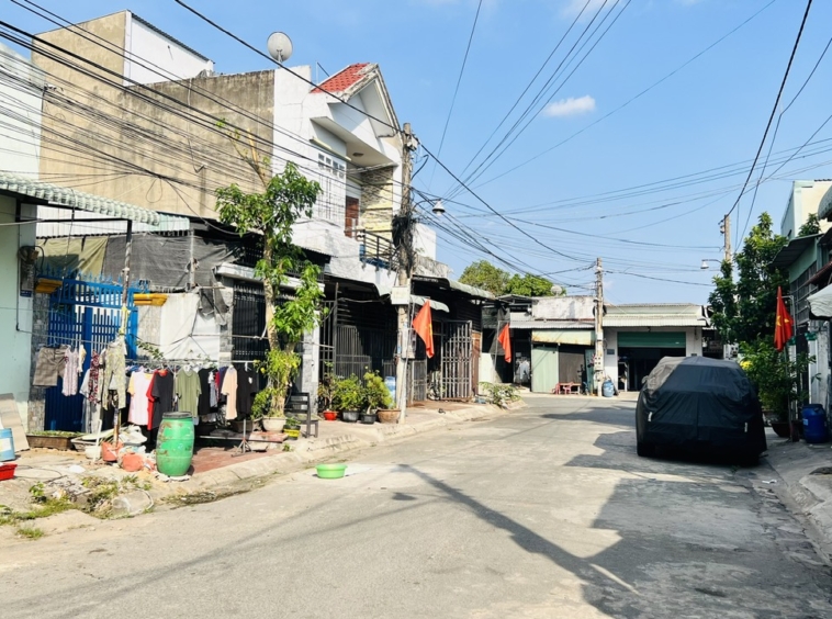 ban-dat-Binh-Hoa-Thuan-An