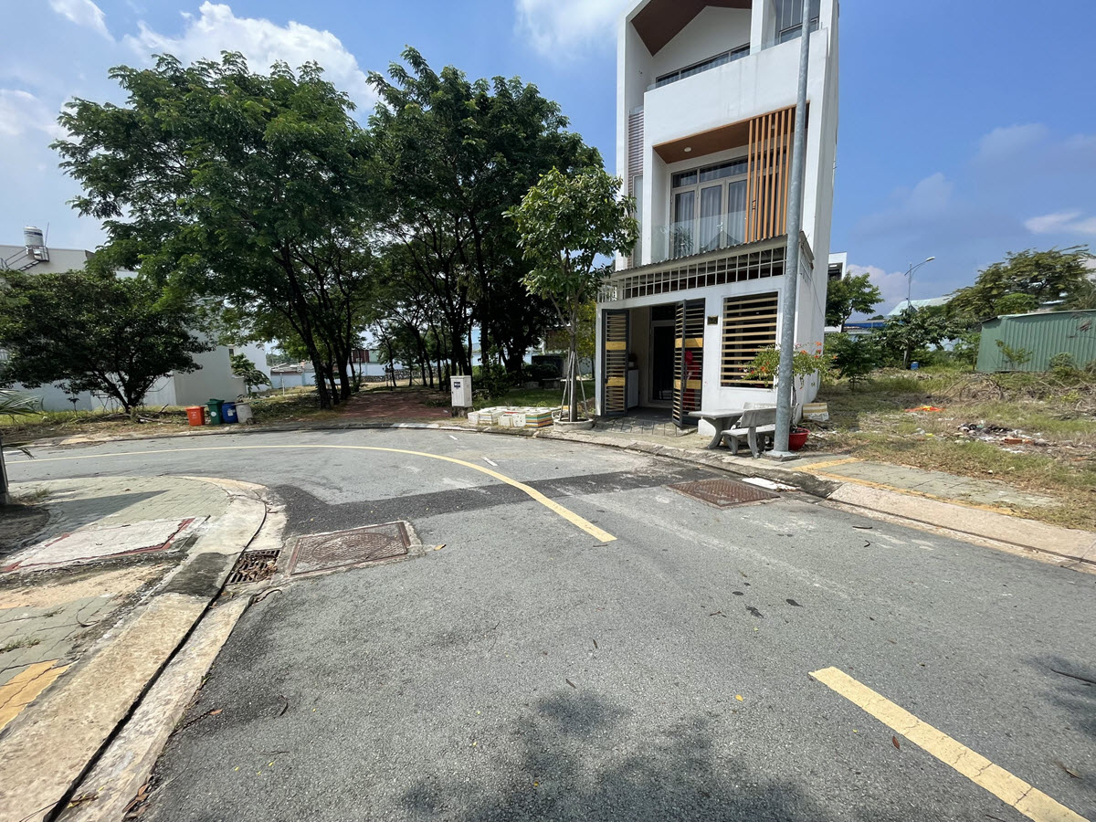 dat-nen-Central-Garden-Lai-Thieu