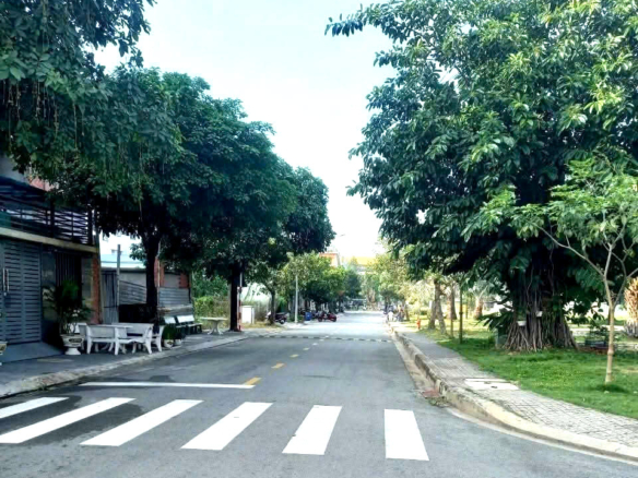 Đất biệt thự góc 2 mặt tiền khu compound The Seasons Lái Thiêu cần bán gấp