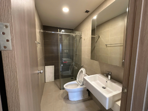 Bán căn hộ ICON 56 Bến Vân Đồn, Q4 3PN view Quận 1, chỉ 12 tỷ