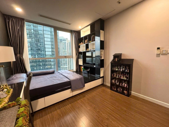 Bán Vinhomes Central Park 4PN nội thất cao cấp, tầng cao view sông & công viên Sài Gòn