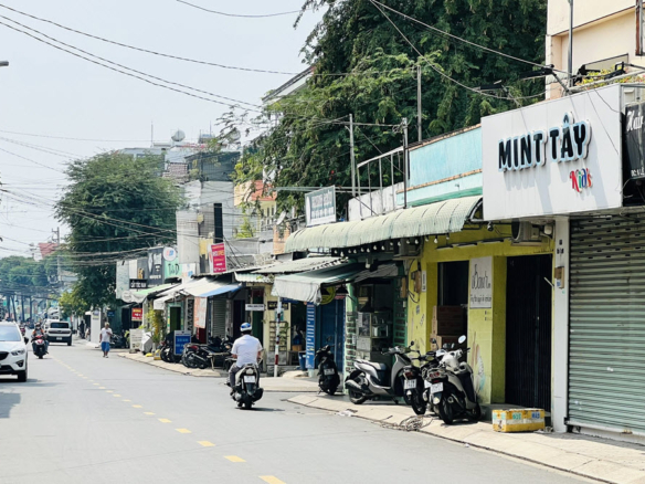 Bán nhà 3 tầng 4×17.5 mặt tiền Lê Lợi, Hiệp Phú, Q9 (cạnh Co.opmart Xa Lộ Hà Nội)