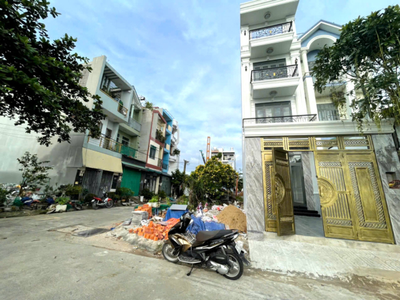 Bán nhà đẹp 4 tầng hẻm xe hơi 7m đường 11, Trường Thọ, Thủ Đức gần tuyến Metro số 1