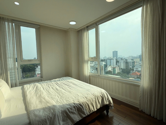 Cho thuê căn hộ Léman Luxury 3PN nội thất cao cấp tầng cao view Dinh Độc Lập