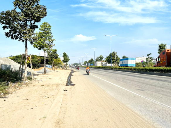 Cho thuê 20.000m2 đất mặt đường Mỹ Phước – Tân Vạn, Thuận An làm depot, bãi container