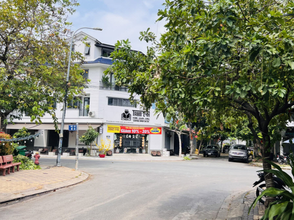 Bán nhà 5X20 3 tầng, mặt đường số khu 9 View, Phước Long B, Q9 (cũ) ra Đỗ Xuân Hợp