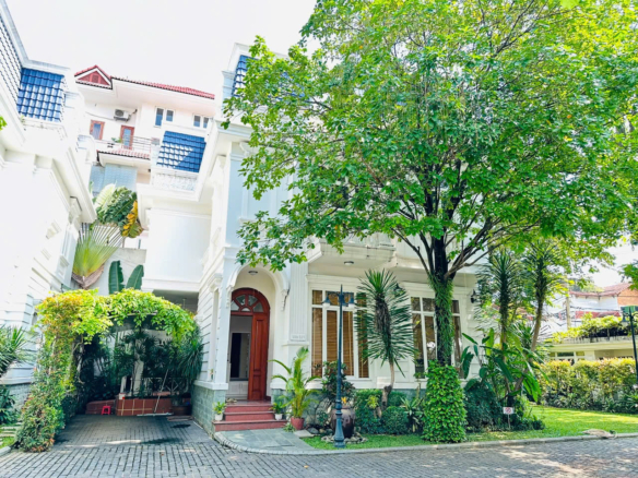 Cho thuê biệt thự 3 tầng 4PN 5WC khu compound Thảo Điền
