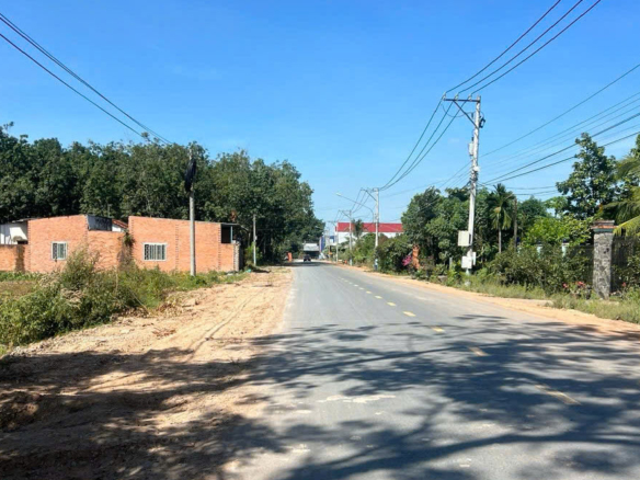 ban dat Tran Dai Nghia Hoa Loi