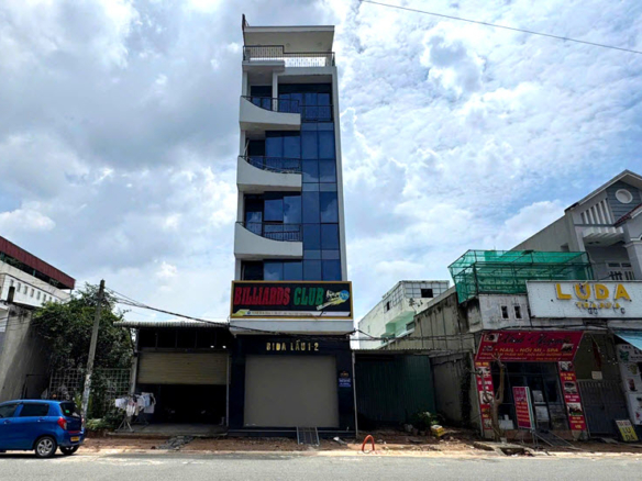 Giảm 1,5 tỷ bán gấp tòa nhà 5X25 6 tầng mặt tiền D1 KDC Viet Sing, VSIP 1 Thuận An