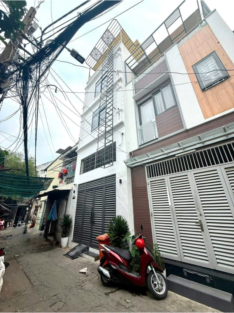Bán tòa nhà căn hộ dịch vụ hẻm 332 Phan Văn Trị, Bình Thạnh đang cho doanh thu 1.2 tỷ/năm