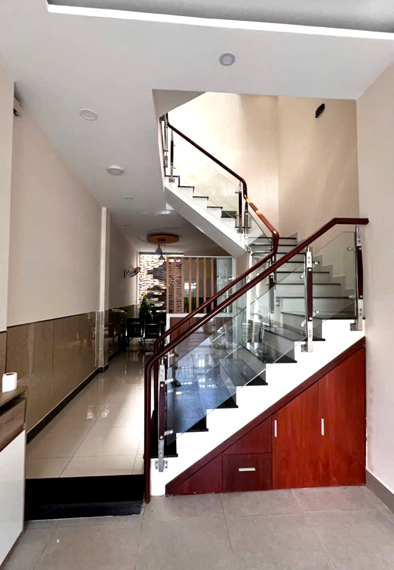 Bán nhà đẹp 4X18 4 tầng đường 6m ra Phạm Văn Đồng, Linh Đông, Thủ Đức