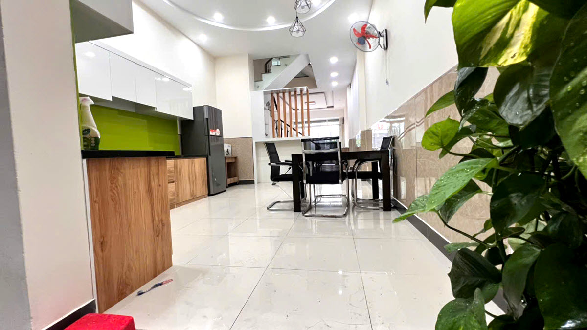 Bán nhà đẹp 4X18 4 tầng đường 6m ra Phạm Văn Đồng, Linh Đông, Thủ Đức