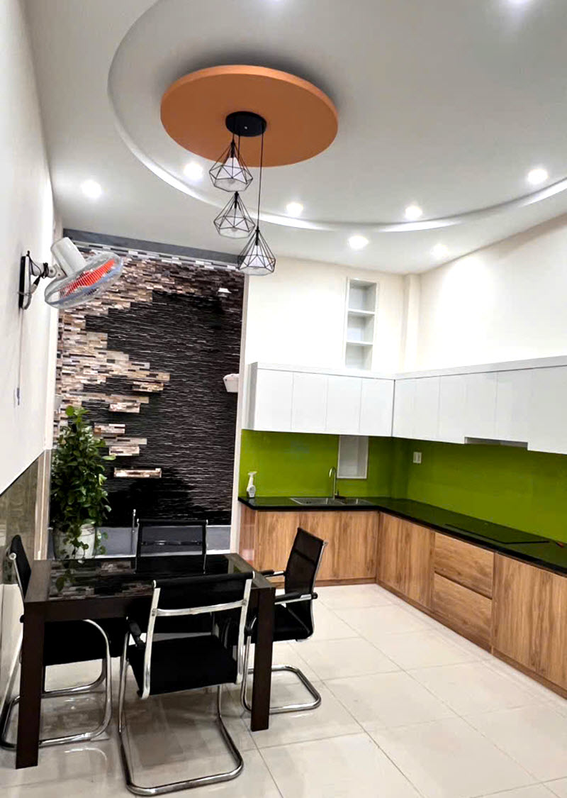 Bán nhà đẹp 4X18 4 tầng đường 6m ra Phạm Văn Đồng, Linh Đông, Thủ Đức