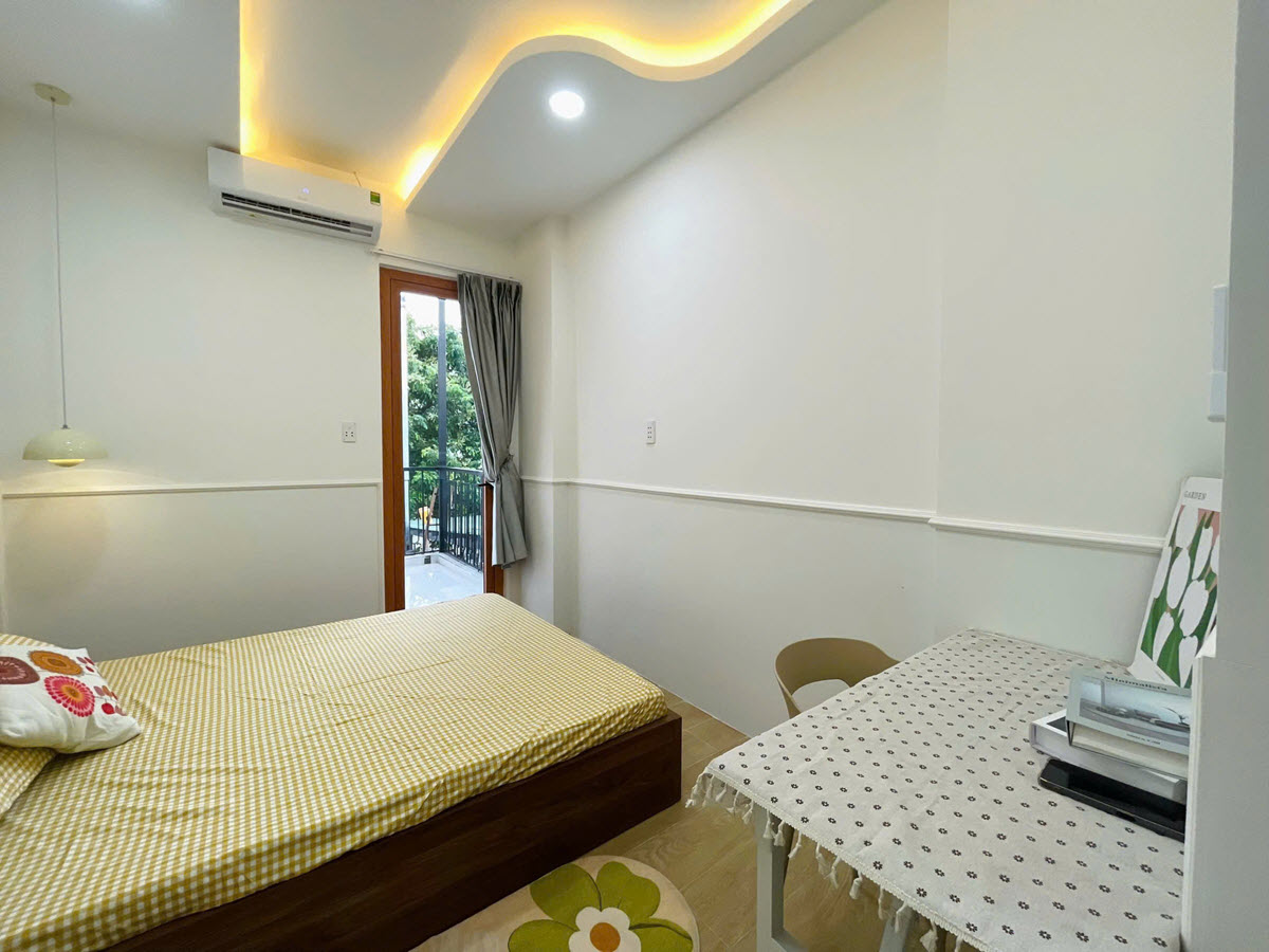 Bán tòa nhà CHDV mới đẹp 6.5X20.5 4 tầng cách Vành Đai 2, Thủ Đức chỉ 500 met