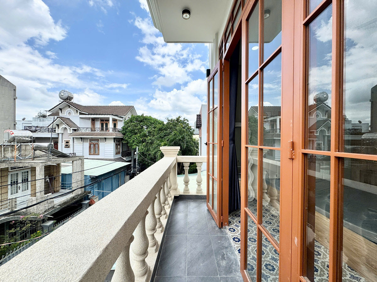 Giảm 400tr bán tòa nhà CHDV 5 tầng có thang máy trục đườn Vành Đai 2 Thủ Đức