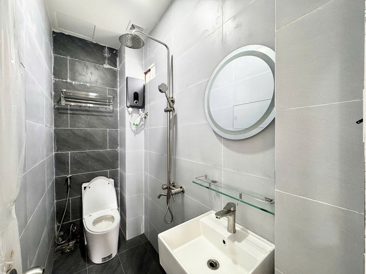 Giảm 400tr bán tòa nhà CHDV 5 tầng có thang máy trục đườn Vành Đai 2 Thủ Đức