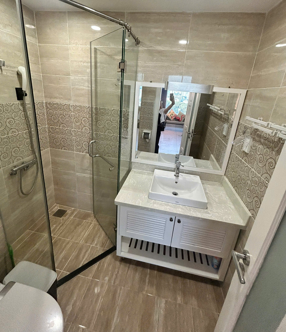Cho thuê căn hộ Léman Luxury Quận 1 loại 1PN diện tích lớn cùng nội thất sang trọng