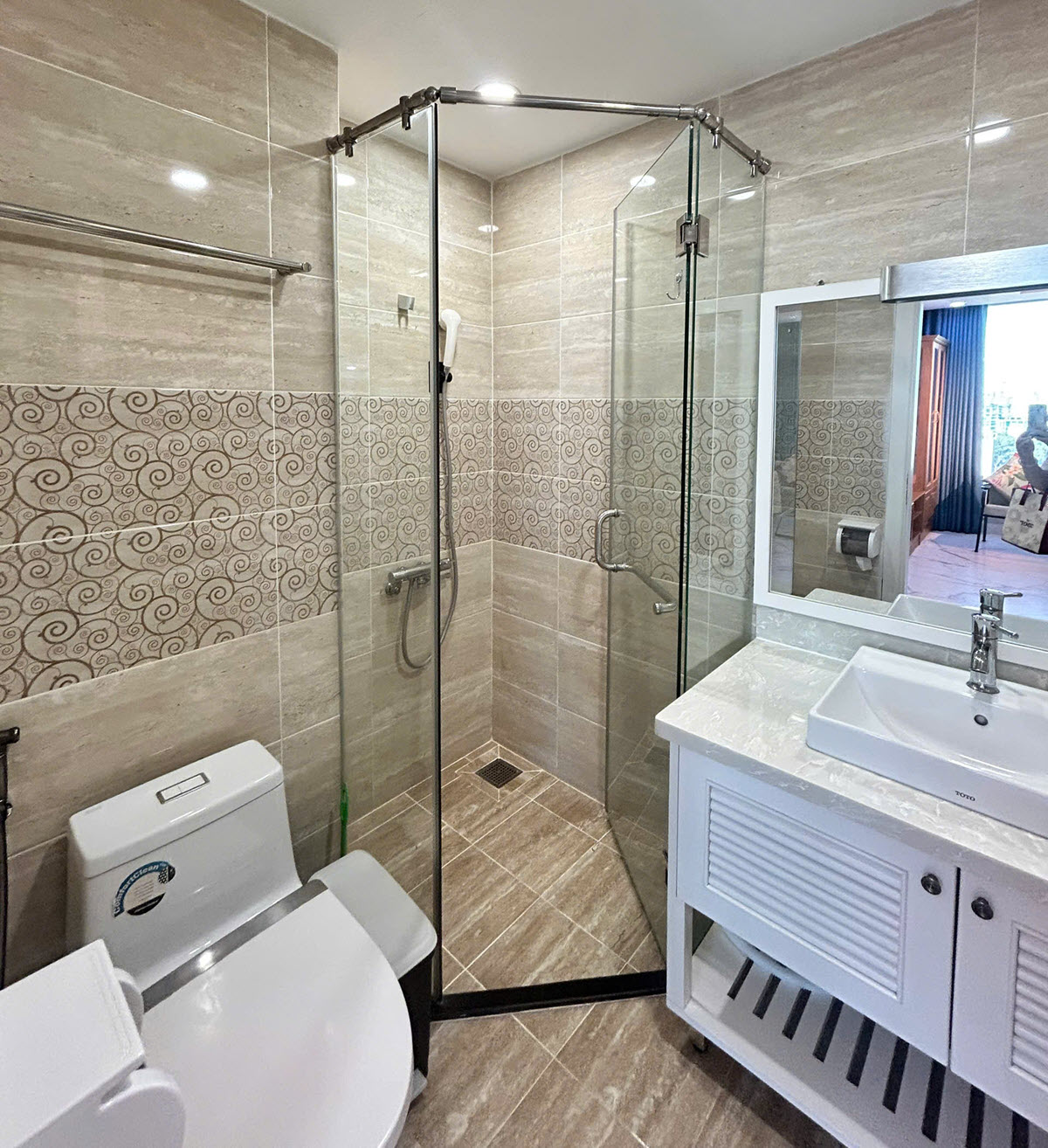 Cho thuê căn hộ Léman Luxury Quận 1 loại 1PN diện tích lớn cùng nội thất sang trọng